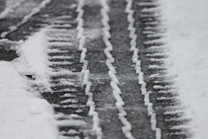tire tracks, snow, tire